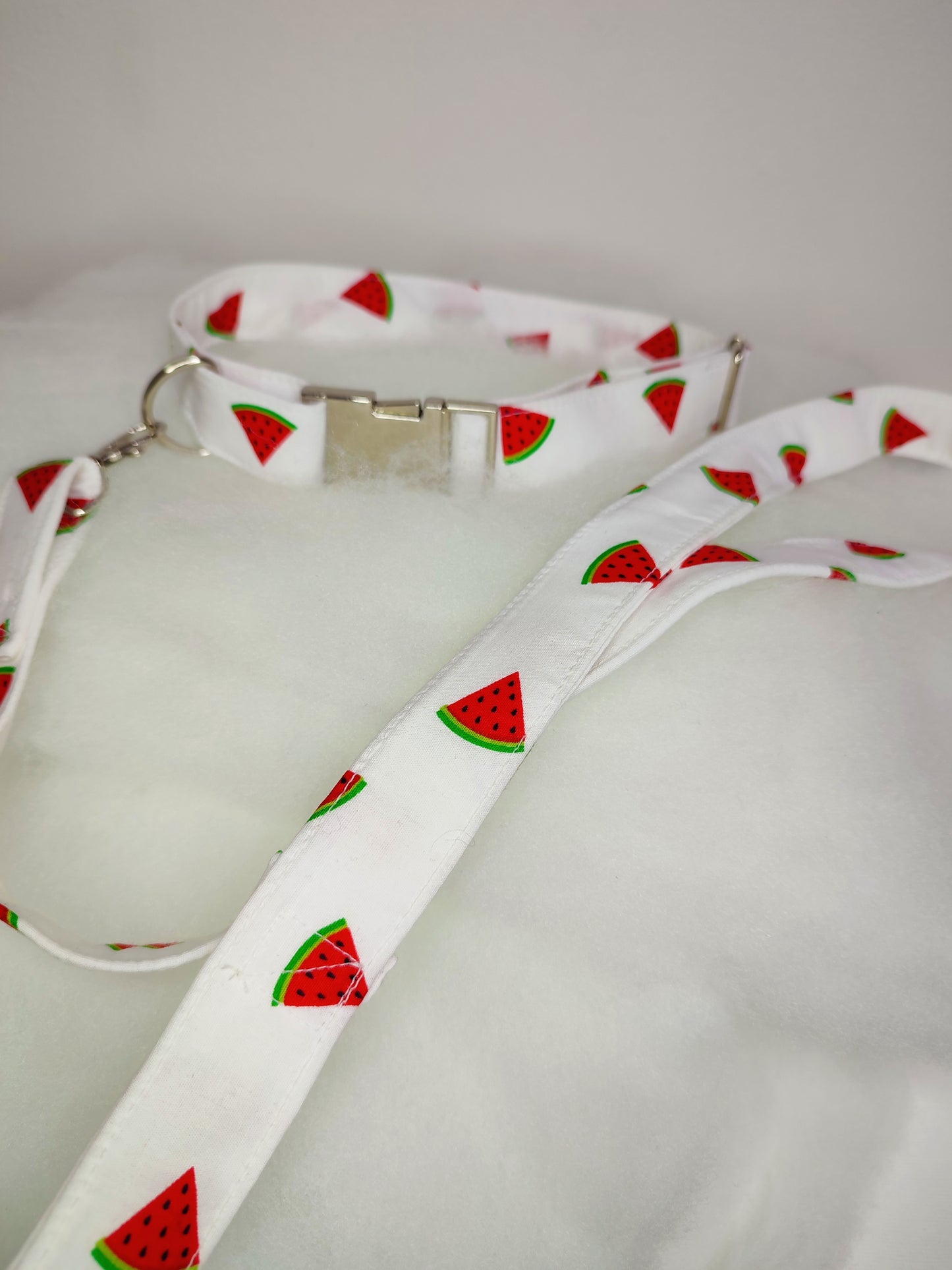 Ensemble blanc et fruit